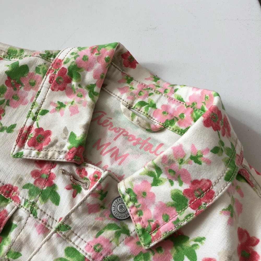 Floral Sleeveless Jean Jacket - Picture 3 of 4